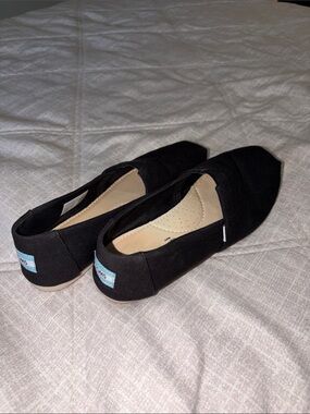 Toms Black Canvas Slip-On Flats